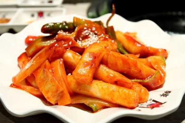 炒年糕怎么做好吃 炒年糕的簡(jiǎn)單做法 炒年糕怎么做好吃 炒年糕的簡(jiǎn)單做法