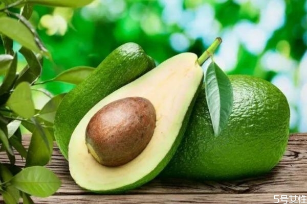 牛油果可以直接敷臉嗎 牛油果敷臉會(huì)美白嗎 牛油果可以直接敷臉嗎 牛油果敷臉會(huì)美白嗎