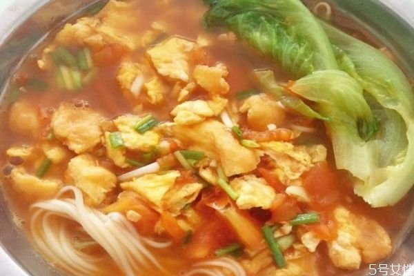 西紅柿雞蛋湯面可以放番茄醬嗎 番茄醬可以炒雞蛋嗎 西紅柿雞蛋湯面可以放番茄醬嗎 番茄醬可以炒雞蛋嗎