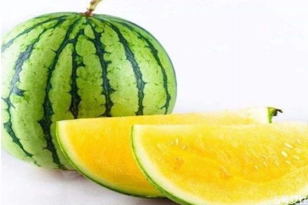 特小鳳西瓜的營(yíng)養(yǎng)價(jià)值 黃瓤西瓜和紅瓤西瓜有什么區(qū)別 特小鳳西瓜的營(yíng)養(yǎng)價(jià)值 黃瓤西瓜和紅瓤西瓜有什么區(qū)別