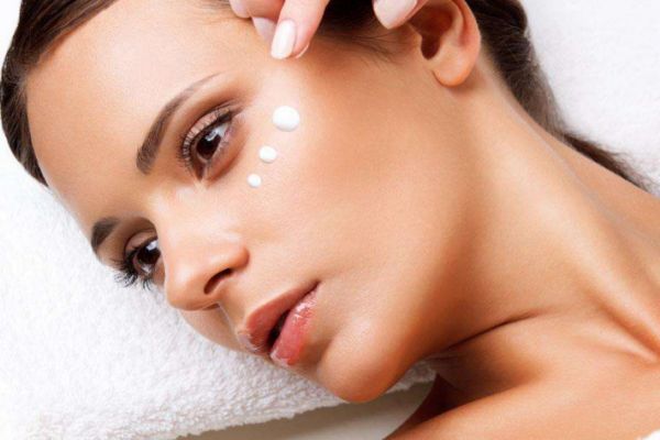 如何幫助皮膚鎖住水分 幫助皮膚鎖住水分的方法 如何幫助皮膚鎖住水分 幫助皮膚鎖住水分的方法