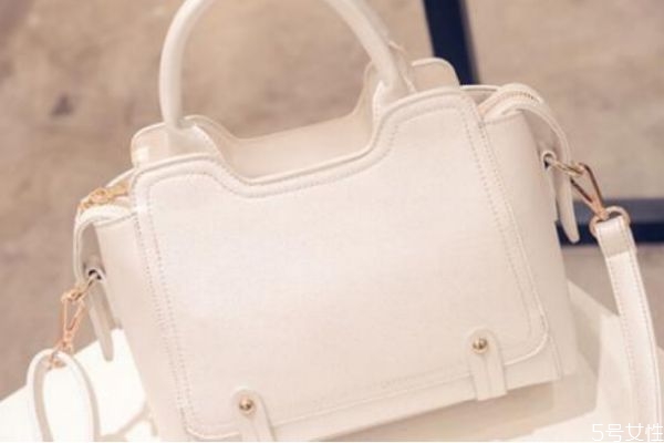 白色皮包變黃了有辦法恢復(fù)嗎 白色皮包變黃了怎么辦 白色皮包變黃了有辦法恢復(fù)嗎 白色皮包變黃了怎么辦