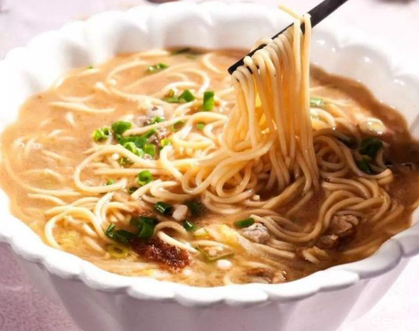 燜面和鹵面哪個好吃 燜面和鹵面的區(qū)別 燜面和鹵面哪個好吃 燜面和鹵面的區(qū)別