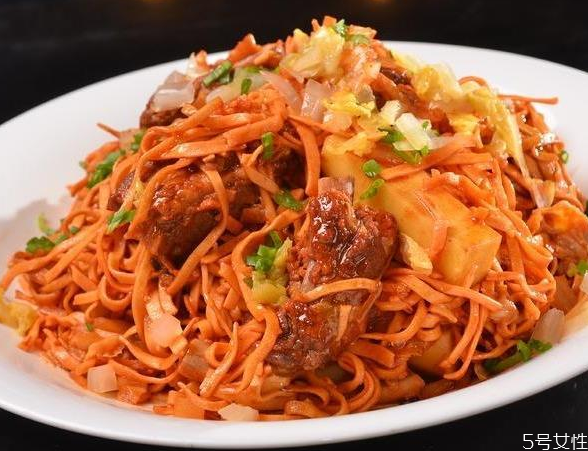 燜面和鹵面哪個好吃 燜面和鹵面的區(qū)別 燜面和鹵面哪個好吃 燜面和鹵面的區(qū)別