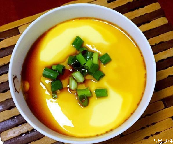 雞蛋羹水和雞蛋的比例 雞蛋羹1個(gè)雞蛋多少水 雞蛋羹水和雞蛋的比例 雞蛋羹1個(gè)雞蛋多少水