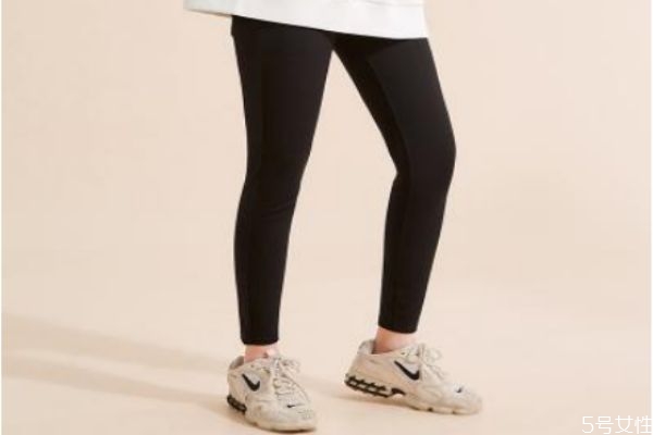 鯊魚褲是什么 鯊魚皮褲子是什么面料 鯊魚褲是什么 鯊魚皮褲子是什么面料