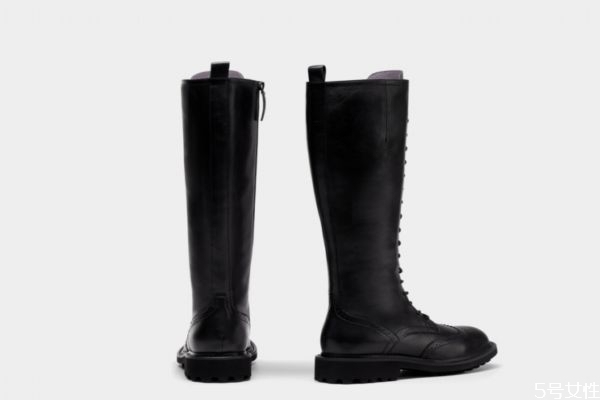 腿不直的女生能穿長(zhǎng)筒靴嗎 長(zhǎng)筒靴不好穿脫怎么辦 腿不直的女生能穿長(zhǎng)筒靴嗎 長(zhǎng)筒靴不好穿脫怎么辦