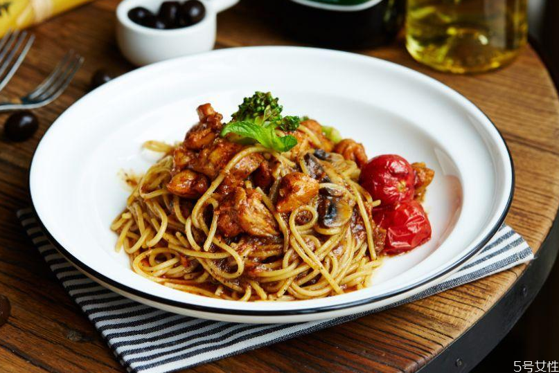 意大利面怎么做才正宗 煮意大利面的技巧 意大利面怎么做才正宗 煮意大利面的技巧