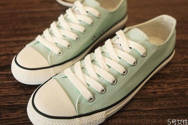 哪種鞋子不會臭腳 為什么有的鞋特別臭腳 哪種鞋子不會臭腳 為什么有的鞋特別臭腳