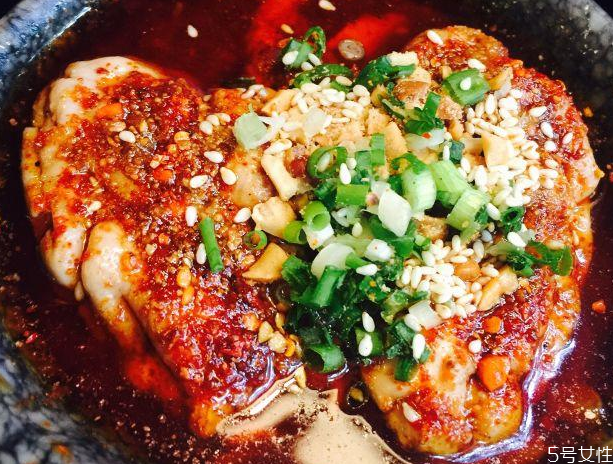 豬腦不去血絲可以吃嗎 如何去掉腦花上的血絲 豬腦不去血絲可以吃嗎 如何去掉腦花上的血絲