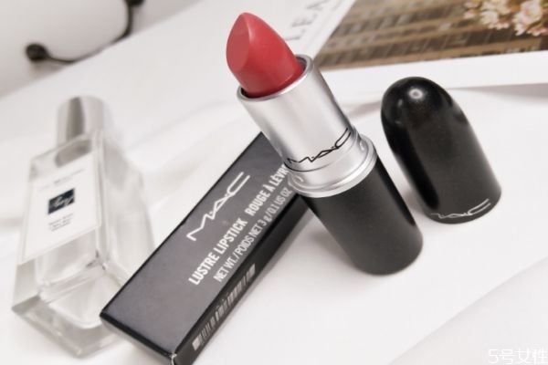 迪奧和mac口紅哪個(gè)好 迪奧和mac口紅差距大嗎 迪奧和mac口紅哪個(gè)好 迪奧和mac口紅差距大嗎