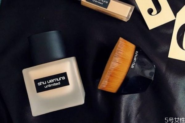 植村秀小方瓶一定要用刷子嗎 植村秀小方瓶怎么用 植村秀小方瓶一定要用刷子嗎 植村秀小方瓶怎么用