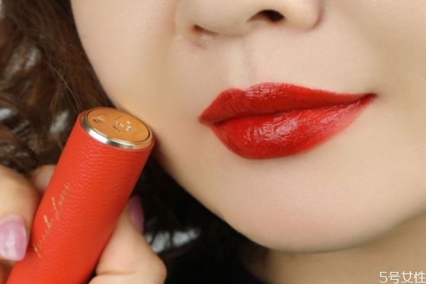 蘭蔻196粉金管和黑管的區(qū)別 蘭蔻196紅管和黑管區(qū)別 蘭蔻196粉金管和黑管的區(qū)別 蘭蔻196紅管和黑管區(qū)別