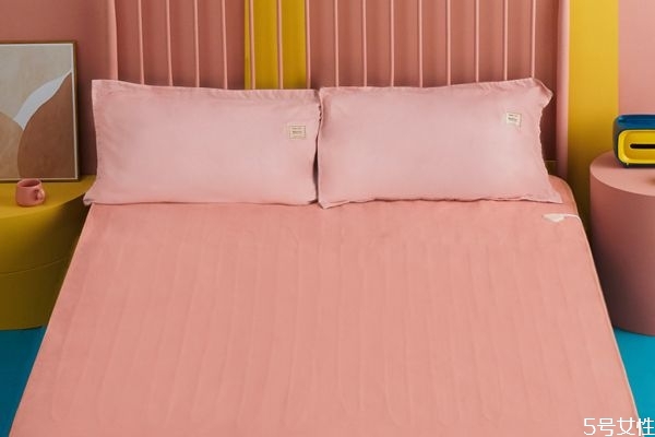 電熱毯電暖氣哪個(gè)省電 電熱毯電暖的優(yōu)缺點(diǎn) 電熱毯電暖氣哪個(gè)省電 電熱毯電暖的優(yōu)缺點(diǎn)