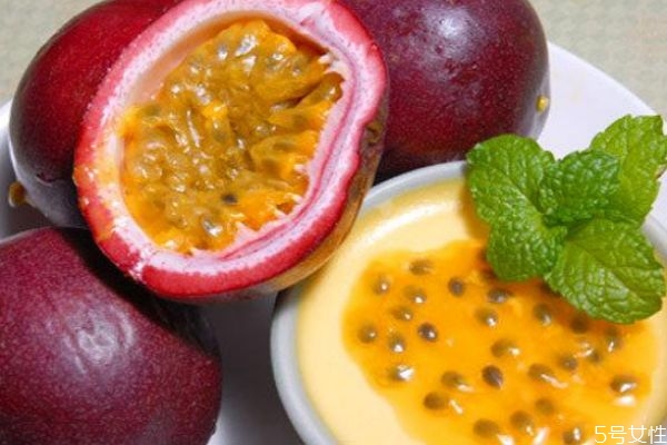 百香果是容易上火還是下火 百香果里面的黑籽能吃嗎 百香果是容易上火還是下火 百香果里面的黑籽能吃嗎