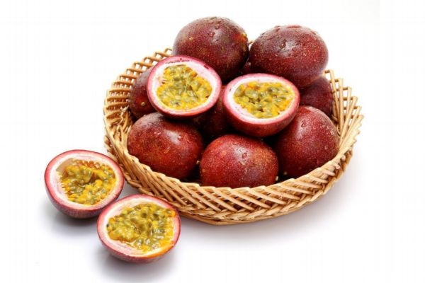 百香果是容易上火還是下火 百香果里面的黑籽能吃嗎 百香果是容易上火還是下火 百香果里面的黑籽能吃嗎