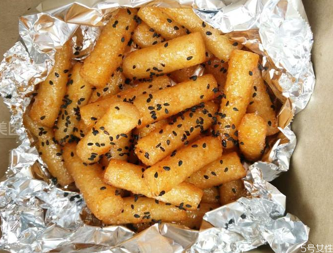 炸年糕的醬怎么做 年糕刷什么醬好吃 炸年糕的醬怎么做 年糕刷什么醬好吃