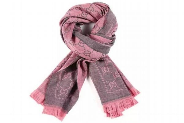 羊毛圍巾洗后有味道是怎么回事 羊毛圍巾洗后有異味怎么辦 羊毛圍巾洗后有味道是怎么回事 羊毛圍巾洗后有異味怎么辦