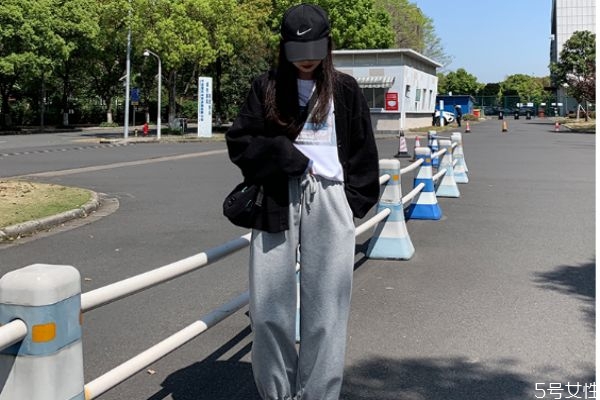 衛(wèi)褲可以當(dāng)運(yùn)動(dòng)褲穿嗎 衛(wèi)褲和運(yùn)動(dòng)褲有什么區(qū)別 衛(wèi)褲可以當(dāng)運(yùn)動(dòng)褲穿嗎 衛(wèi)褲和運(yùn)動(dòng)褲有什么區(qū)別