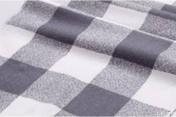 圍巾掉毛是質(zhì)量差嗎 羊絨圍巾為什么掉毛 圍巾掉毛是質(zhì)量差嗎 羊絨圍巾為什么掉毛