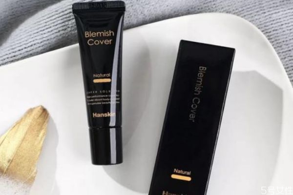韓斯清遮瑕膏怎么用 hanskin黑管白管區(qū)別 韓斯清遮瑕膏怎么用 hanskin黑管白管區(qū)別