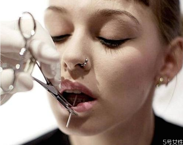打唇釘一般多少錢(qián) 自己打唇釘會(huì)有危險(xiǎn)嗎 打唇釘一般多少錢(qián) 自己打唇釘會(huì)有危險(xiǎn)嗎