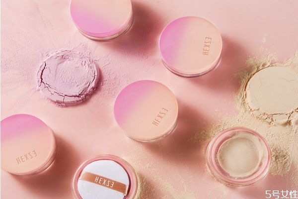 韓熙貞散粉和花西子散粉哪個好 韓熙貞散粉怎么用 韓熙貞散粉和花西子散粉哪個好 韓熙貞散粉怎么用