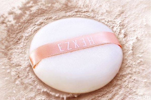 韓熙貞散粉和花西子散粉哪個好 韓熙貞散粉怎么用 韓熙貞散粉和花西子散粉哪個好 韓熙貞散粉怎么用