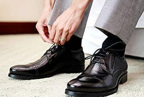 皮鞋水洗會怎么樣 皮鞋怎么清洗 皮鞋水洗會怎么樣 皮鞋怎么清洗