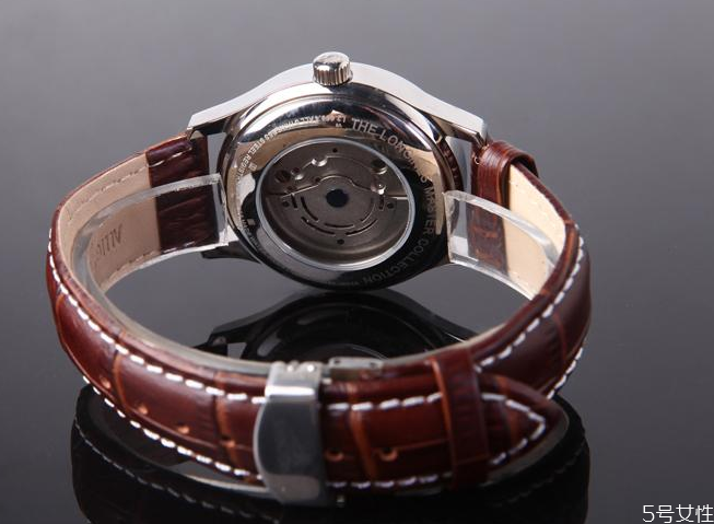 戴手表睡覺對身體有害嗎 女人戴手表的風水禁忌 戴手表睡覺對身體有害嗎 女人戴手表的風水禁忌