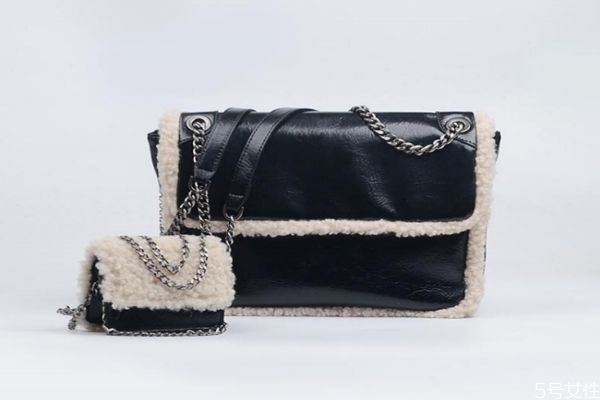 ur包包是什么檔次 ur和小ck包包哪個(gè)好 ur包包是什么檔次 ur和小ck包包哪個(gè)好