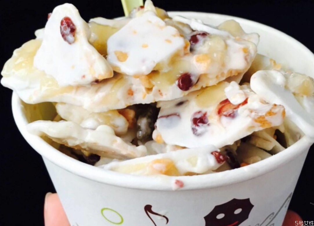 炒酸奶是熱的還是涼的 炒酸奶會融化嗎 炒酸奶是熱的還是涼的 炒酸奶會融化嗎