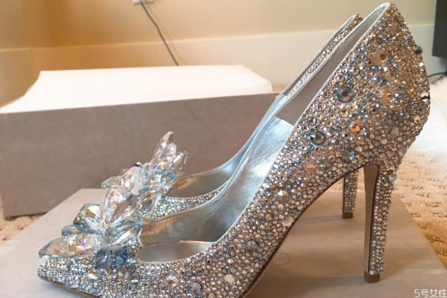 女生第一雙高跟鞋怎么選 女生第一雙高跟鞋推薦 女生第一雙高跟鞋怎么選 女生第一雙高跟鞋推薦