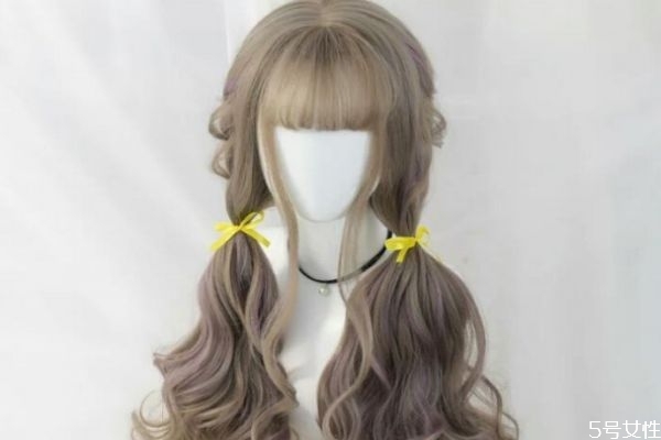 化纖假發(fā)好還是真人發(fā)假發(fā)好 假發(fā)是怎么做出來的 化纖假發(fā)好還是真人發(fā)假發(fā)好 假發(fā)是怎么做出來的