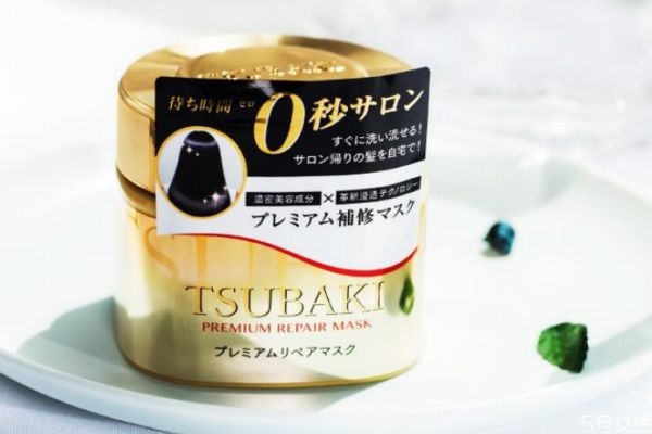 發(fā)膜和精油的區(qū)別 不用護(hù)發(fā)素直接用發(fā)膜可以嗎 發(fā)膜和精油的區(qū)別 不用護(hù)發(fā)素直接用發(fā)膜可以嗎