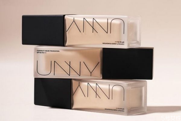 粉底液可以保持一天嗎 粉底液怎么用不脫妝 粉底液可以保持一天嗎 粉底液怎么用不脫妝