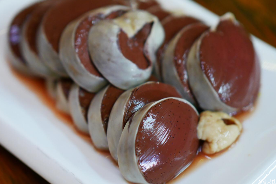 血腸是蒸還是煮好吃 買(mǎi)回來(lái)的血腸怎么吃