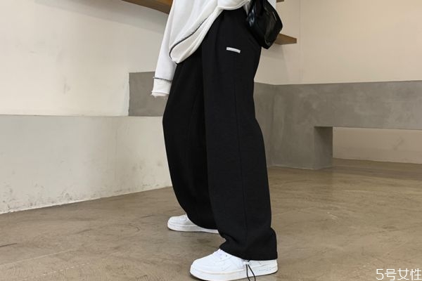 衛(wèi)褲滴上油能洗掉嗎 衛(wèi)褲弄上油怎么去掉 衛(wèi)褲滴上油能洗掉嗎 衛(wèi)褲弄上油怎么去掉