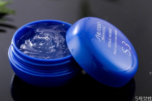 天天噴發(fā)膠會禿頂嗎 噴了定型睡一覺可以嗎 天天噴發(fā)膠會禿頂嗎 噴了定型睡一覺可以嗎