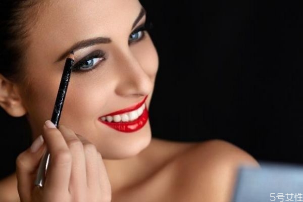 畫眉毛要把眉毛刮了嗎 畫眉毛要畫眉頭嗎 畫眉毛要把眉毛刮了嗎 畫眉毛要畫眉頭嗎