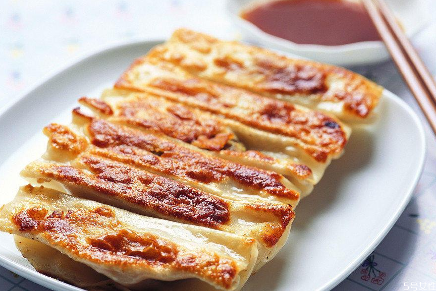 鍋貼的熱量 減肥早上可以吃鍋貼嗎 鍋貼的熱量 減肥早上可以吃鍋貼嗎