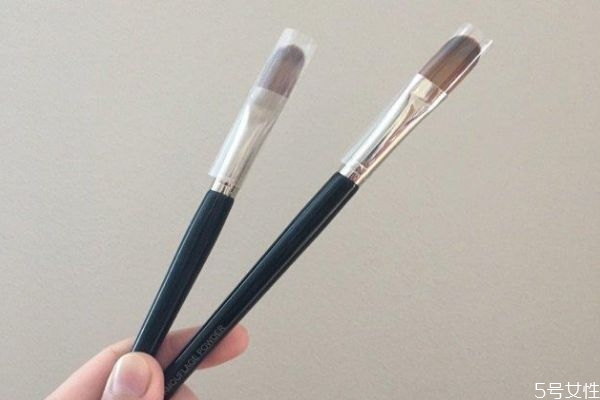 遮瑕刷長(zhǎng)什么樣子 遮瑕刷和唇刷的區(qū)別 遮瑕刷長(zhǎng)什么樣子 遮瑕刷和唇刷的區(qū)別