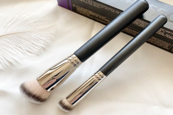 遮瑕刷用什么材質(zhì)比較好 遮瑕刷推薦 遮瑕刷用什么材質(zhì)比較好 遮瑕刷推薦