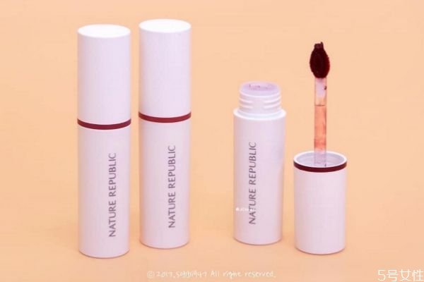 自然樂(lè)園唇釉怎么樣 自然樂(lè)園唇釉價(jià)位多少 自然樂(lè)園唇釉怎么樣 自然樂(lè)園唇釉價(jià)位多少