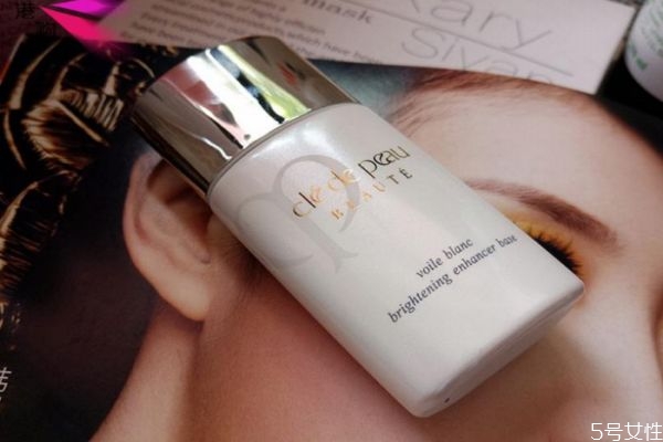 妝前乳可以直接上臉嗎 妝前乳可以和粉底液混合用嗎 妝前乳可以直接上臉嗎 妝前乳可以和粉底液混合用嗎