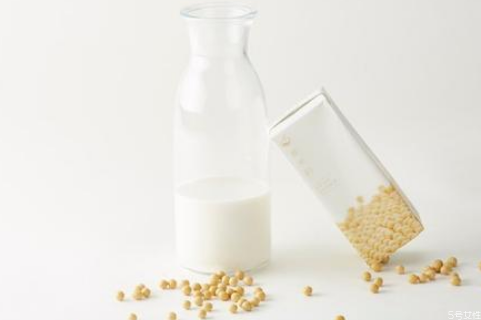 豆奶粉和牛奶粉哪個好 豆奶粉和牛奶那個營養(yǎng)價值更高 豆奶粉和牛奶粉哪個好 豆奶粉和牛奶那個營養(yǎng)價值更高