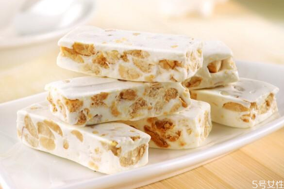 豆奶粉可以做牛軋?zhí)菃?豆奶粉牛軋?zhí)堑淖龇? alt=