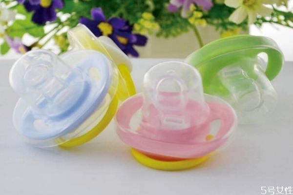 幾個(gè)月適合用安撫奶嘴 寶寶用安撫奶嘴好處與壞處 幾個(gè)月適合用安撫奶嘴 寶寶用安撫奶嘴好處與壞處