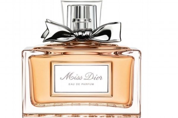 迪奧小姐哪一款最好聞 花漾甜心和甜心小姐哪個(gè)好聞 迪奧小姐哪一款最好聞 花漾甜心和甜心小姐哪個(gè)好聞