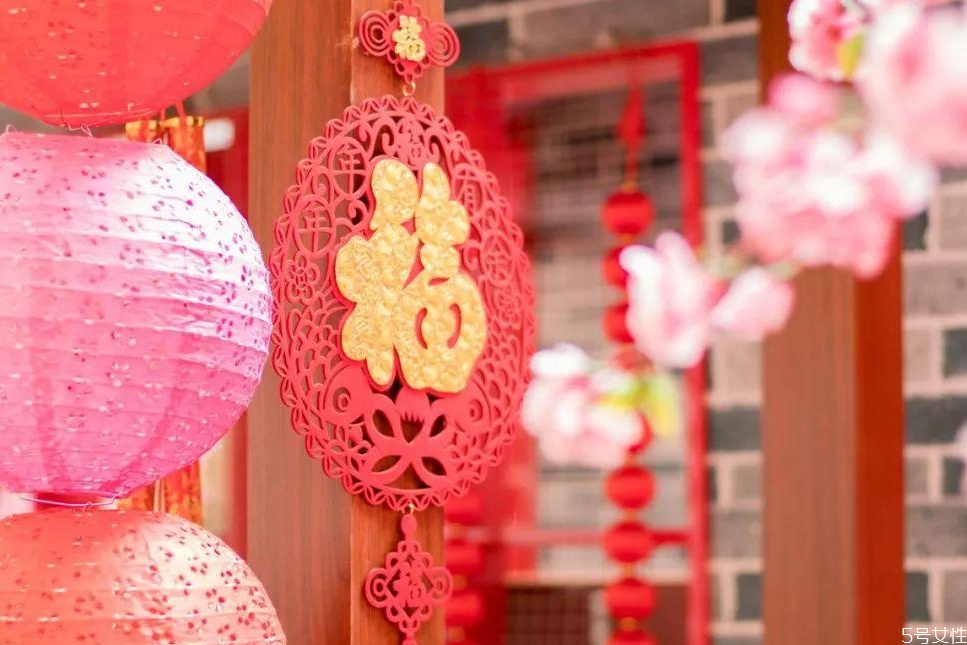 過年為什么要穿新衣服 為什么大年初一要穿新衣服 過年為什么要穿新衣服 為什么大年初一要穿新衣服